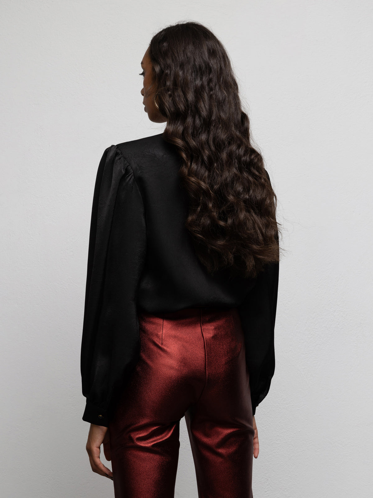 GOLDIE SHIRT - BLACK