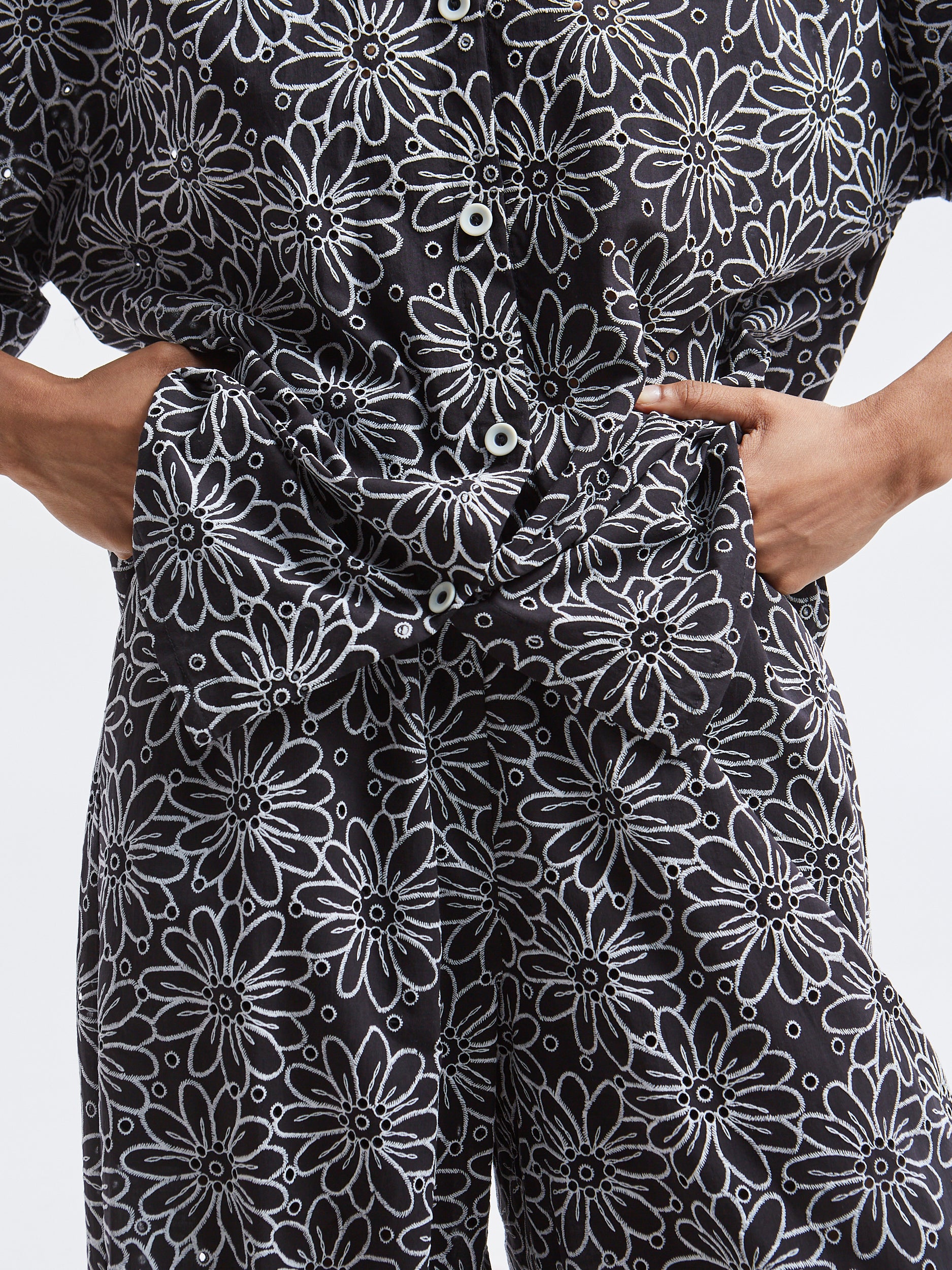 Aurelia broderie black shirt