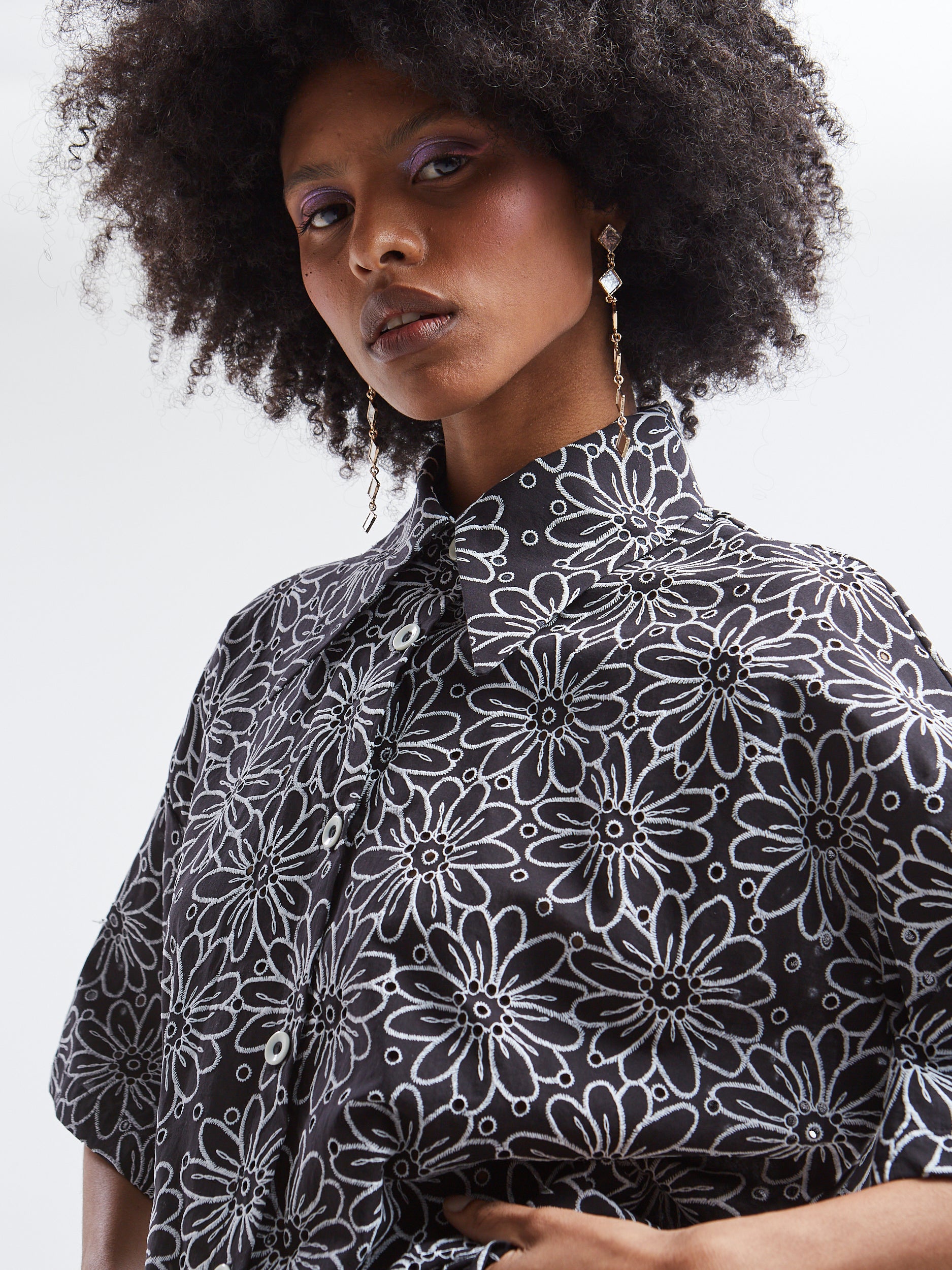 Aurelia broderie black shirt